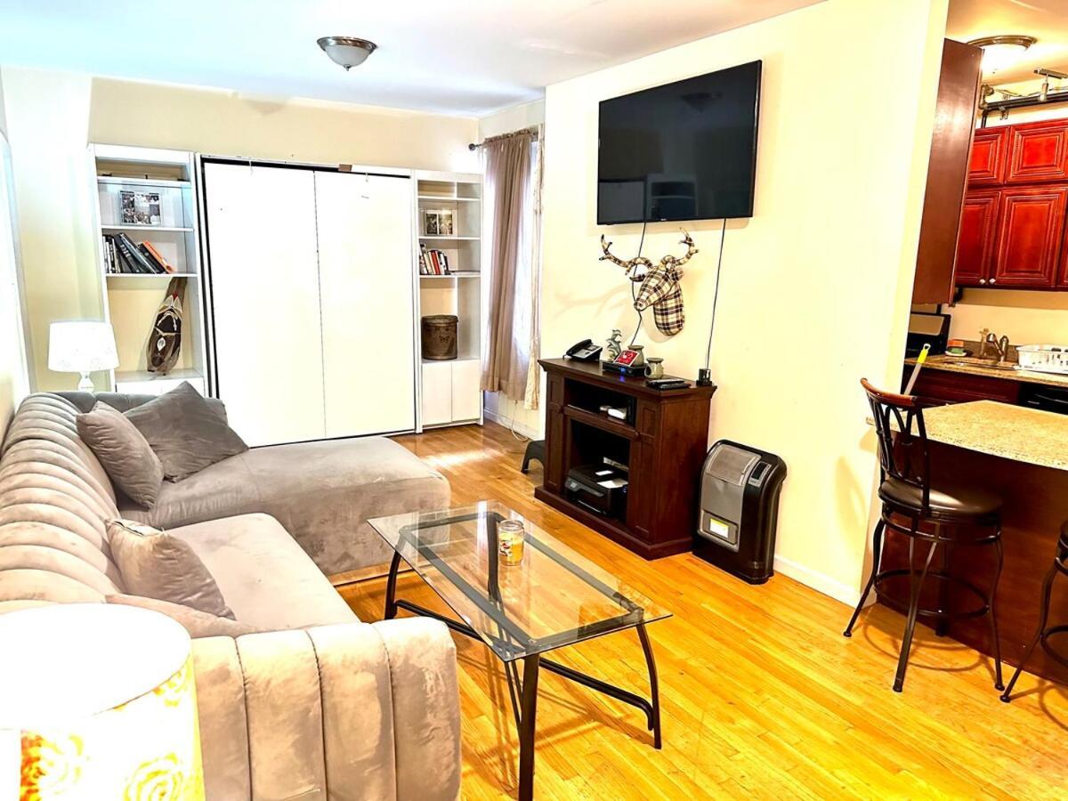 Monthly In Manhattan Nova York